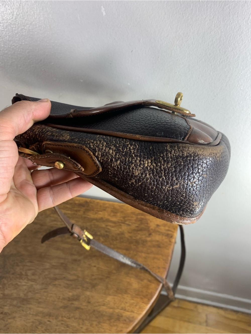 Vintage made in USA distressed leather DOONEY & BOURKE AWL USA brown crossbody - Picture 6 of 12